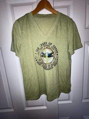 Dragonfly Nature Graphic Tee V-Neck Small Cottagecore Boho Shirt